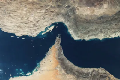 Estreito de Ormuz, Geopolítica, Irã, Golfo Pérsico, Petróleo, Comércio Exterior, Economia Global, Imagem de Satélite, Oriente Médio, Logística Marítima, Segurança Energética