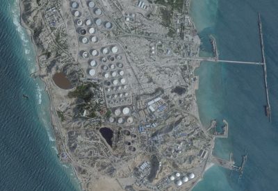 Terminal de petróleo na Ilha de Kharg, Irã, visto por satélite