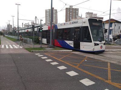 O VLT Moderno: Quando a Engenharia Silenciosa Redesenha a Cidade