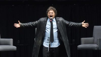Javier Milei durante seu show no Luna Park