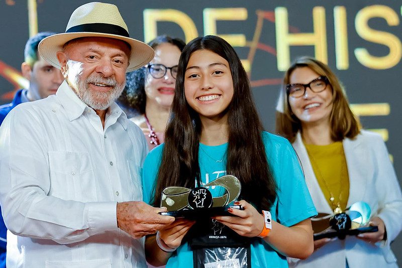 Lula mantém liderança consolidada sobre Flávio Bolsonaro em novas pesquisas eleitorais