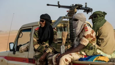 Militares em veículo com metralhadora pesada no Sahel. (Foto: rt.com)