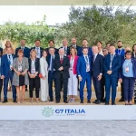 Participantes da Cúpula do G7 posam para foto oficial em evento na Itália, 2024. (Foto: agenciabrasil.ebc.com.br)