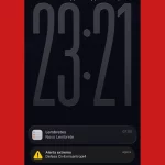 Alerta sonoro com a palavra "misantropia" exibido em tela de celular, conforme relato de moradores de Rio Branco. (Foto: g1.g