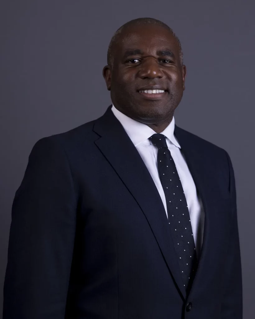 David Lammy, parlamentar britânico, em foto oficial de 2025. (Foto: Wikimedia Commons)