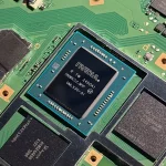 Chip NVIDIA em placa de circuito eletrônico, semelhante ao utilizado na plataforma Nemotron 3 Ultra. (Foto: Wikimedia Commons