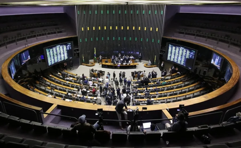 Plenário da Câmara dos Deputados durante sessão legislativa. (Foto: cartacapital.com.br)