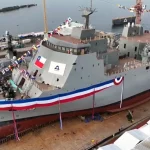 Navio de guerra da Marinha do Chile é lançado em cerimônia no estaleiro. (Foto: navalnews.com)