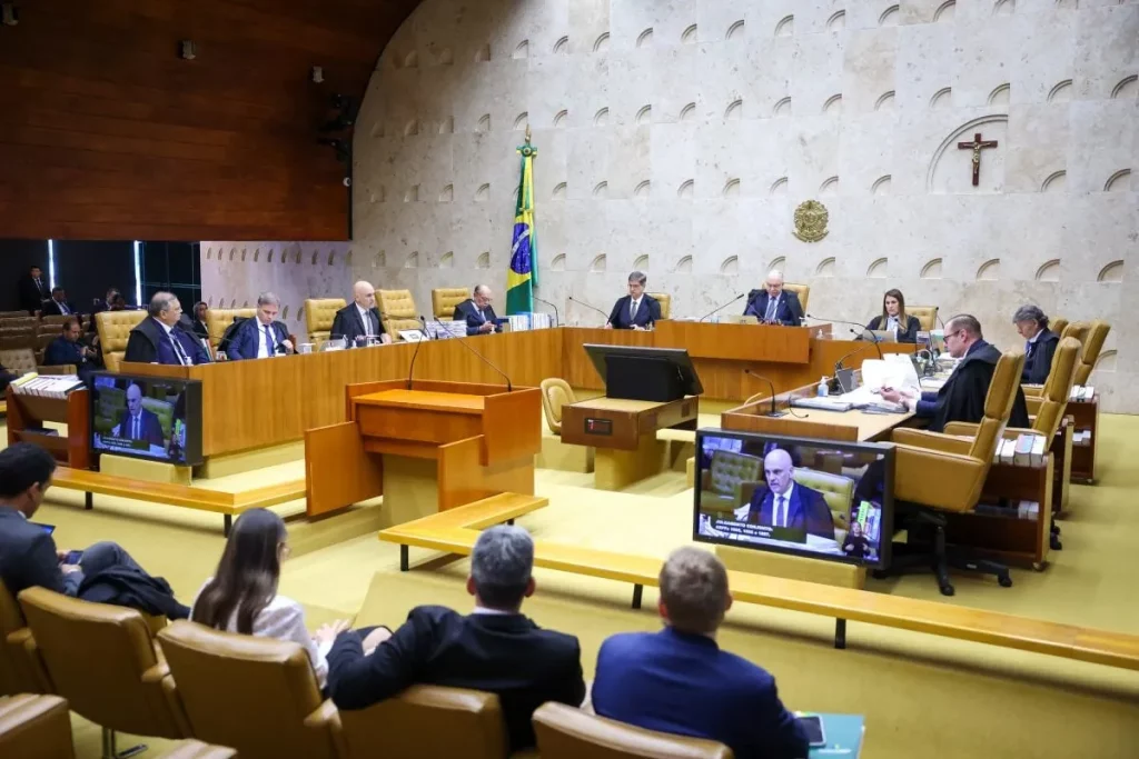 Ministros do STF durante sessão que decidiu sobre aposentadoria especial em atividades insalubres. (Foto: cartacapital.com.br