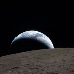 Terra vista da superfície lunar em ilustração digital. (Foto: space.com)